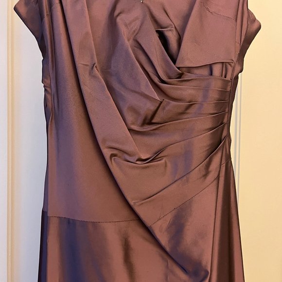 Silk gown - Picture 3 of 5